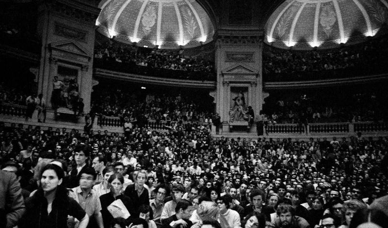 Réunion conspirative dans le Grand Amphithéâtre de la Sorbonne - 28 mai 1968